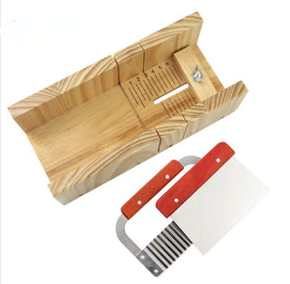 Soap Cutter and scrapper with inner adjuster